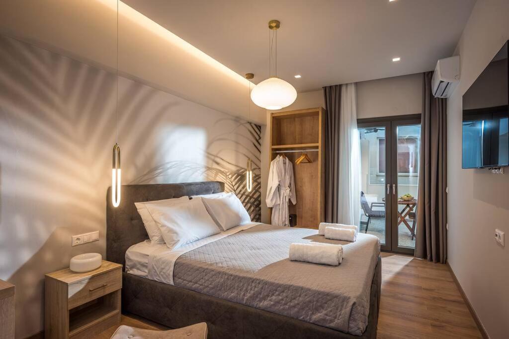 Amalia'S Luxury Apartment 3 Heraklion  Bagian luar foto